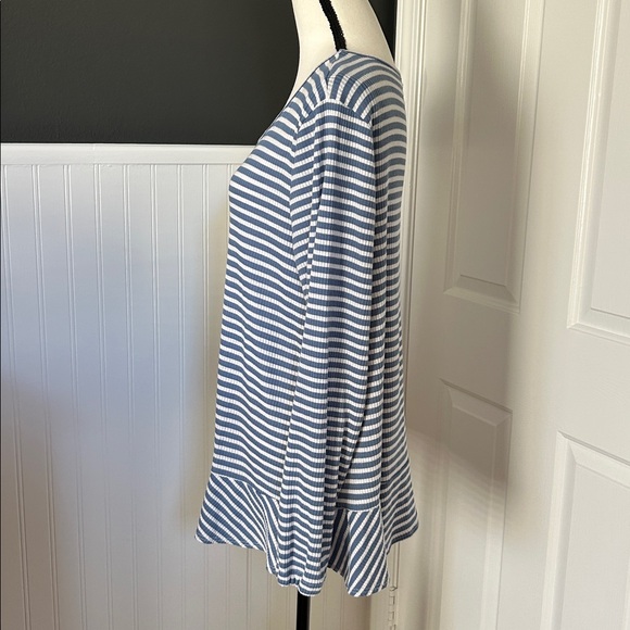 Tunic - Picture 2 of 8